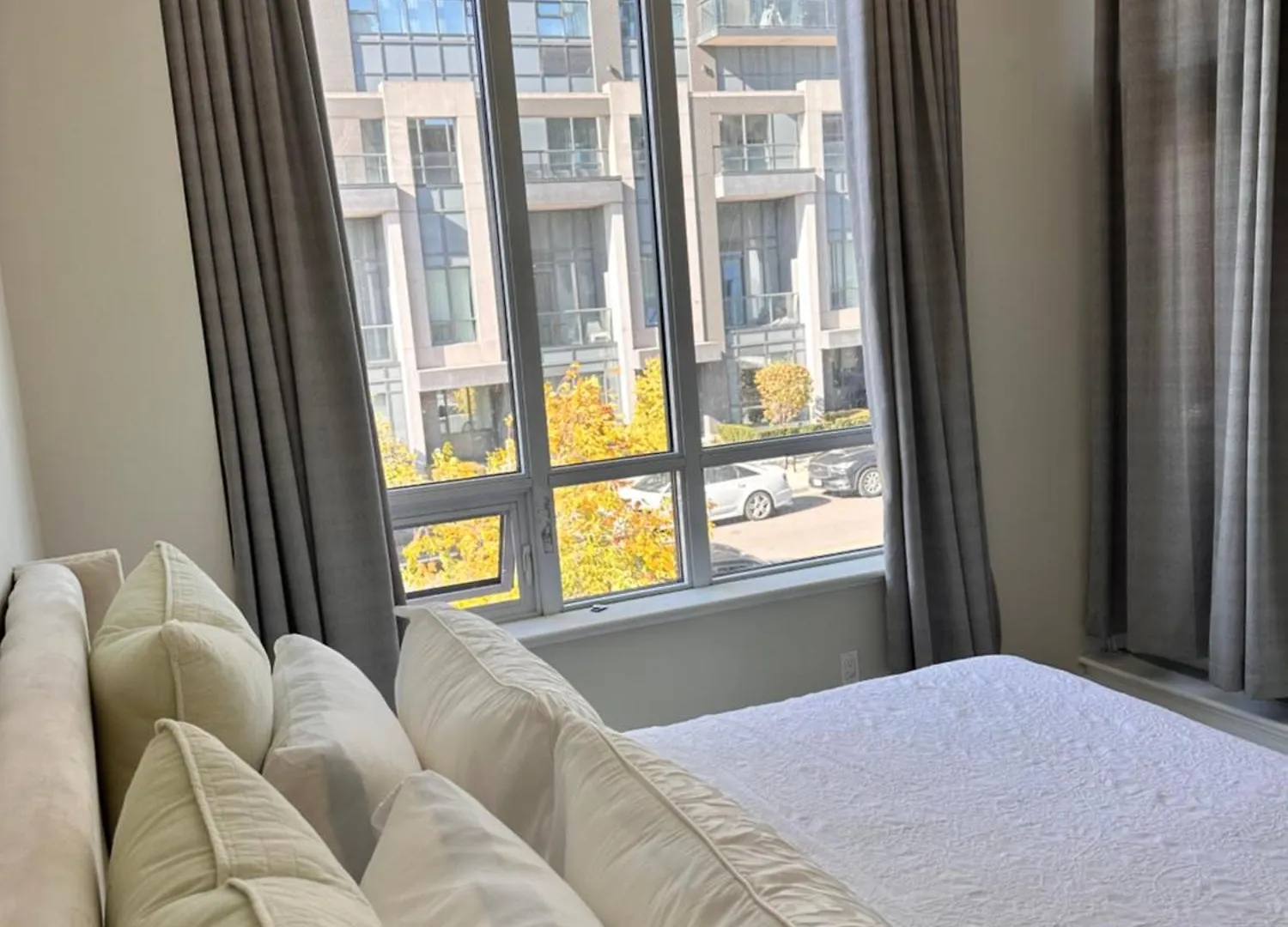 Cozy Room In Mississauga, Ontario Canada