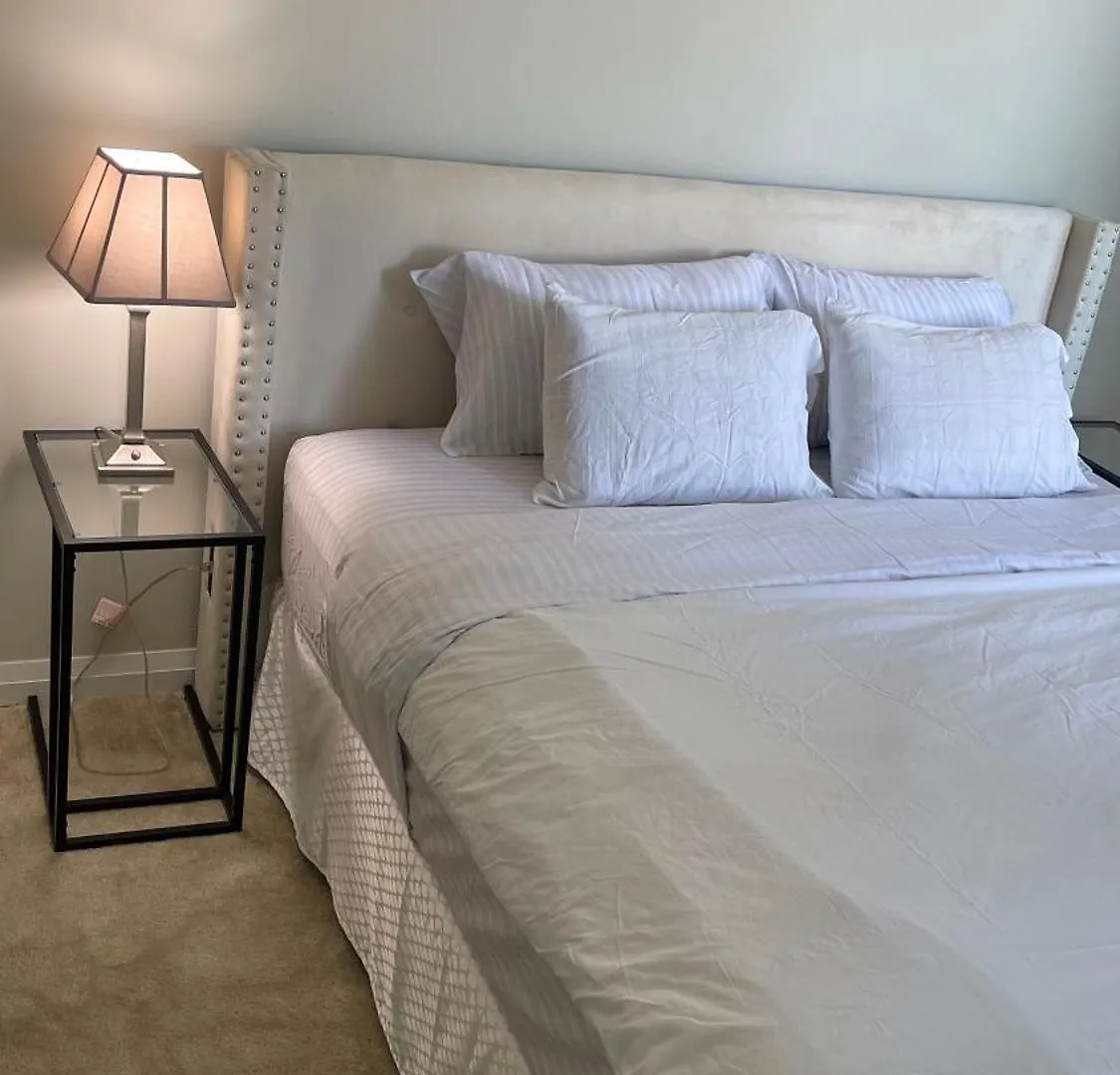 Cozy Room In Mississauga, Ontario Canada Guest house