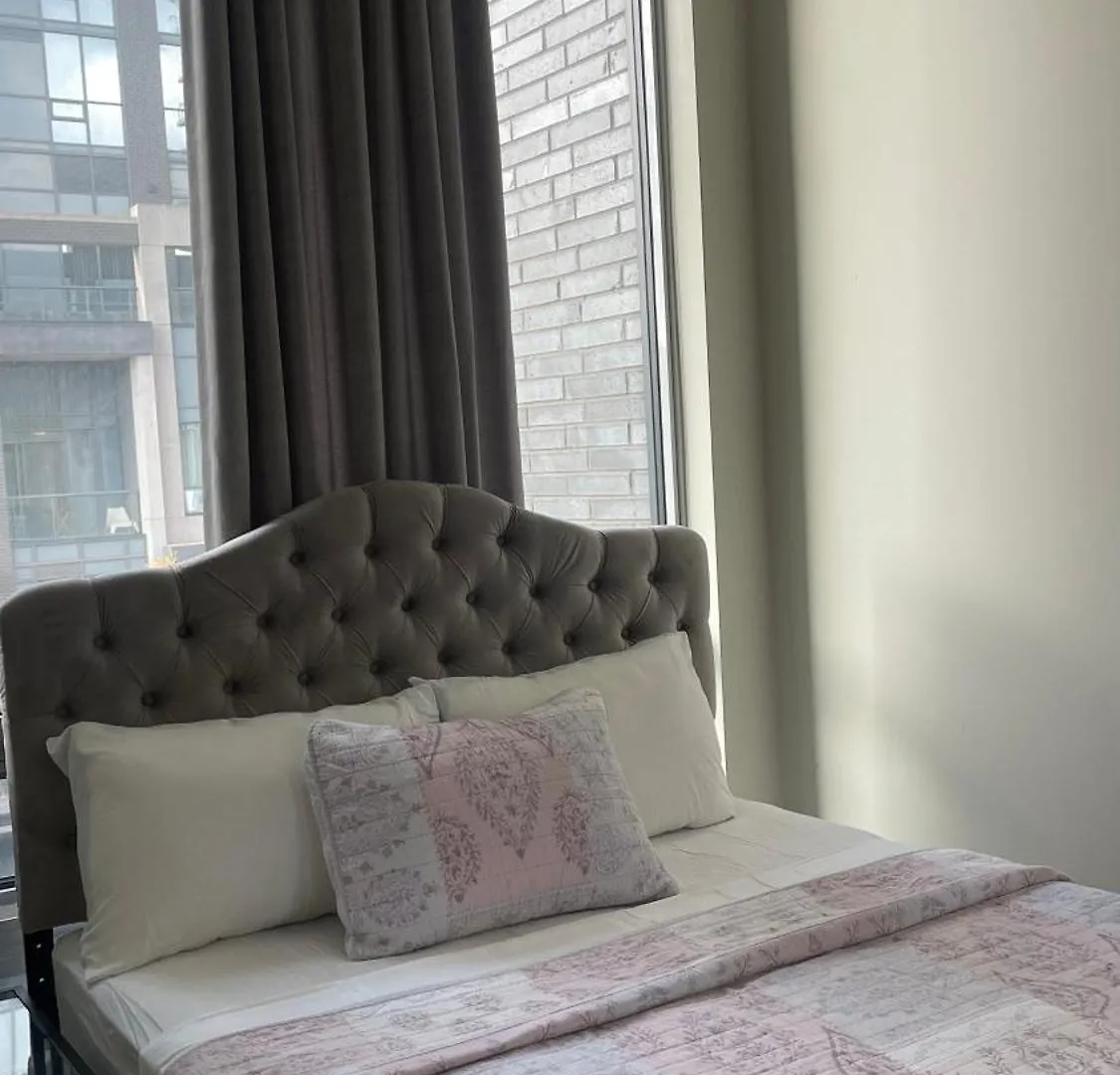 Cozy Room In Mississauga, Ontario Canada Guest house Mississauga